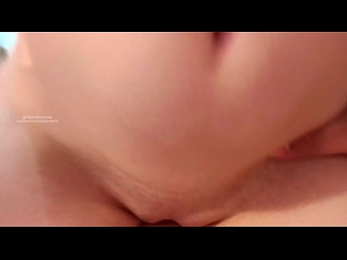 ❤️ Nire ahizparen gelan lo egiten eta horrela esnatu nintzen Porno %eu.muitohentai.ruan ️❤