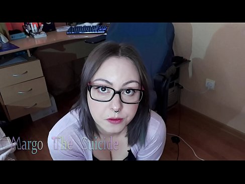 ❤️ Neska sexy betaurrekoekin dildoa zurrupatzen du kameraren aurrean Porno %eu.muitohentai.ruan ️❤